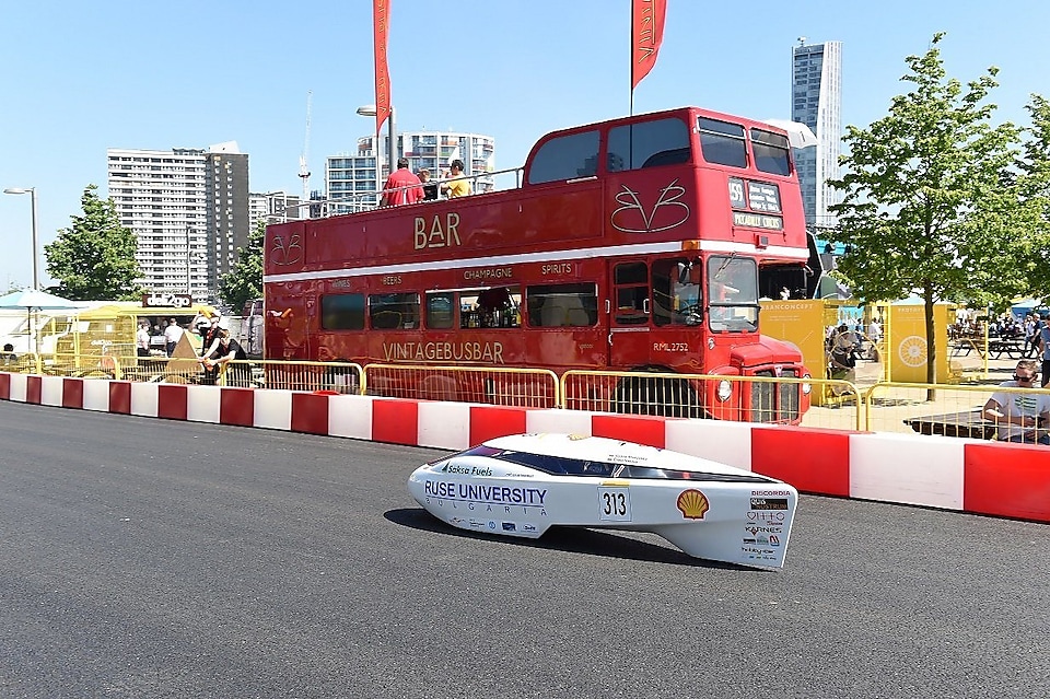 The Ecotöff III, race #33, a gasoline Prototype vehicle competing for team LTAM from Luxembourg during day one of Shell Make the Future Live, Thursday, May 25, 2017 in London. (Mark Pain/Shell)