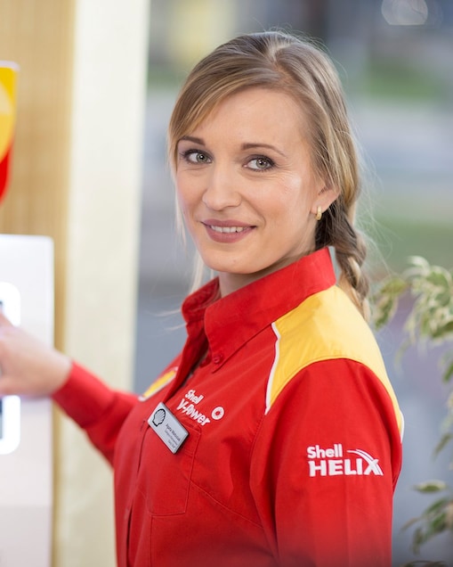 female employee with clubsmart card