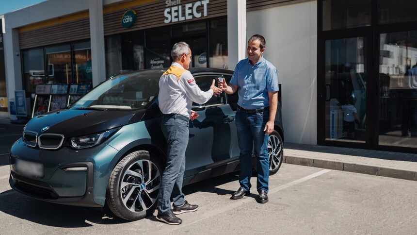 Awarding of the winner in Shell Café promotion with the grand prize - BMW i3