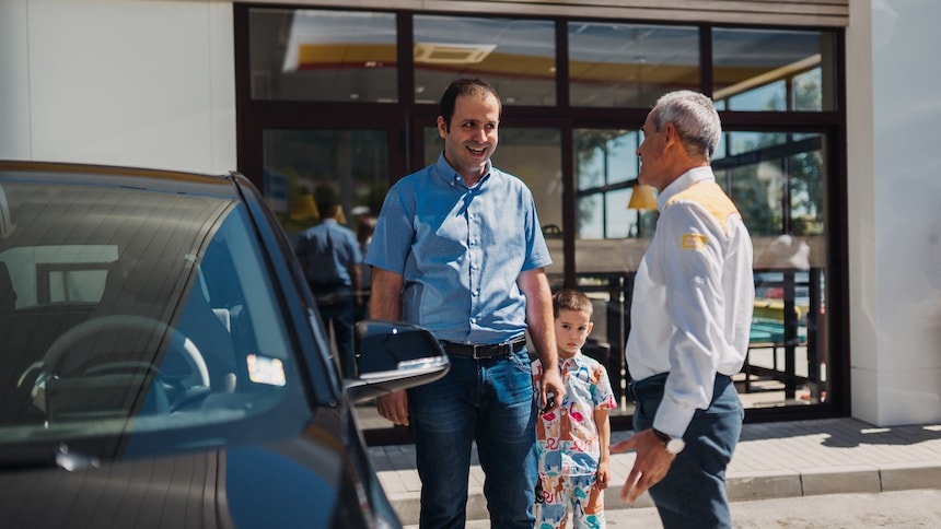 Awarding of the winner in Shell Café promotion with the grand prize - BMW i3