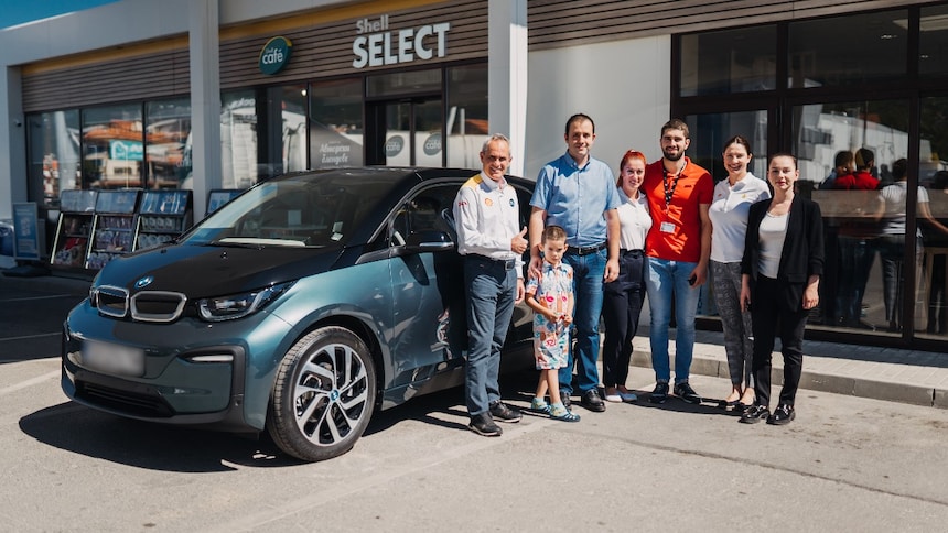 Awarding of the winner in Shell Café promotion with the grand prize - BMW i3