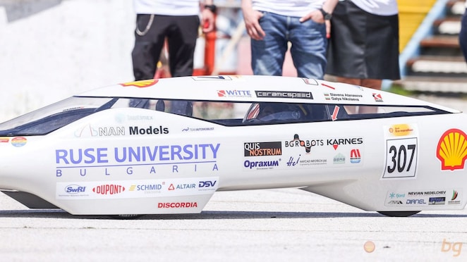 На снимката: болидът на отбор Avtomobilist, от Русенски Университет „Ангел Кънчев“.