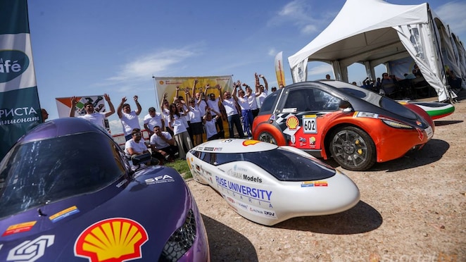 На снимката: болидът на отбор HydRu от Русенски Университет „Ангел Кънчев“.