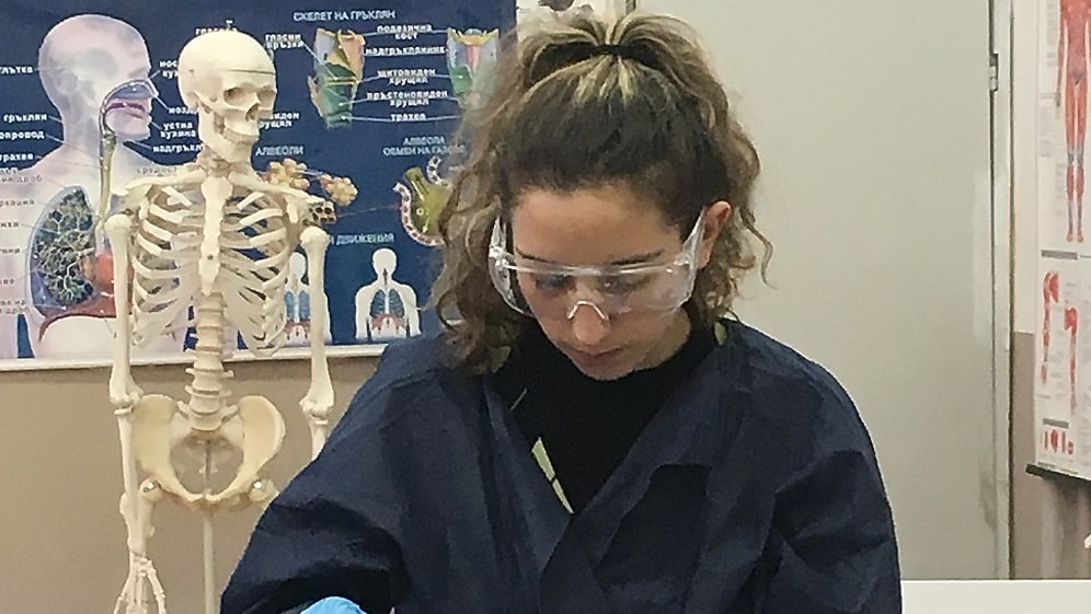 Приморско, ученическа лаботаротия в СОУ „Н. Вапцаров“