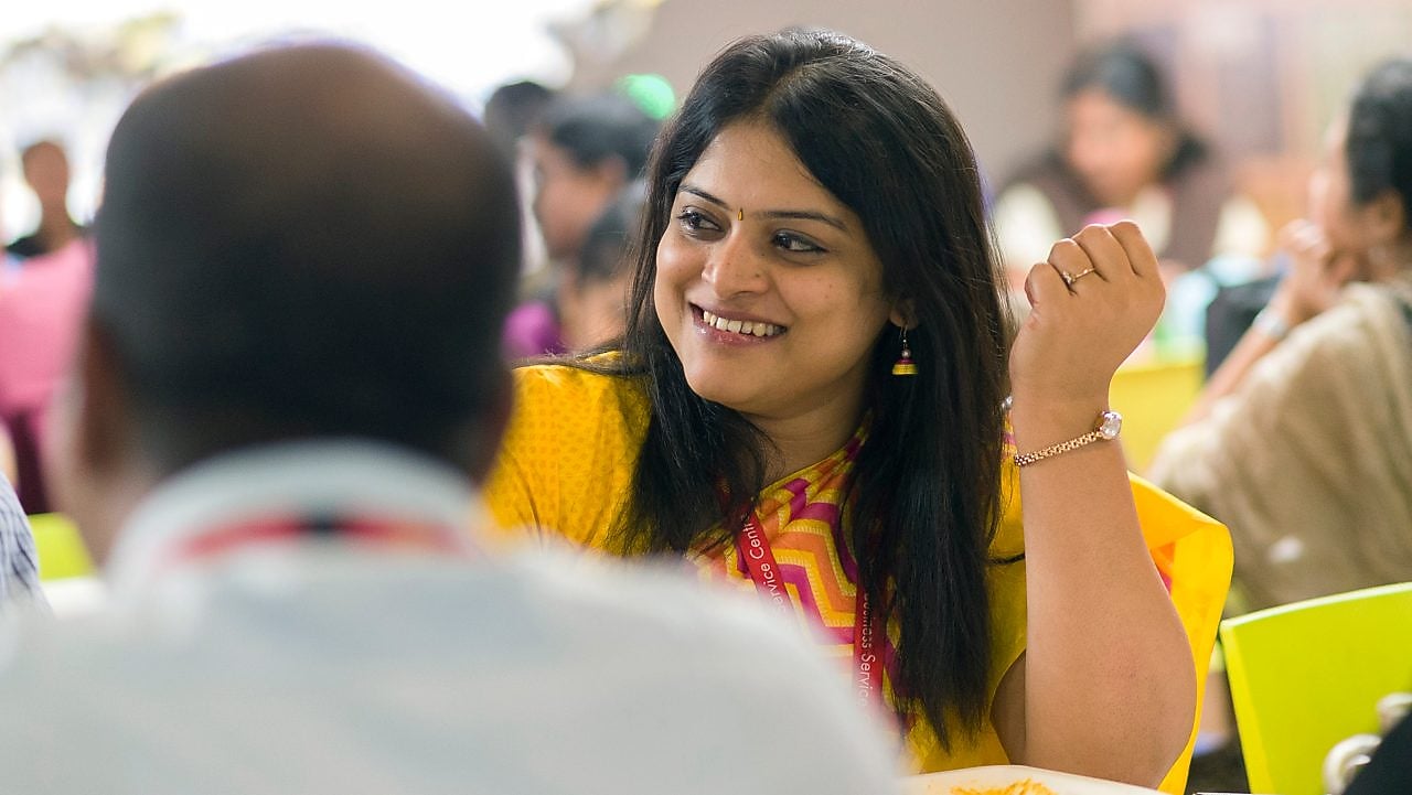 shell employees durinhttps://cms.shell.com/content/dam/shell/assets/en/albenia/quality/images/lady-employee-in-yellow-saree.jpg/_jcr_content/renditions/cq5dam.thumbnail.319.319.png?ch_ck=1693986921000g lunch