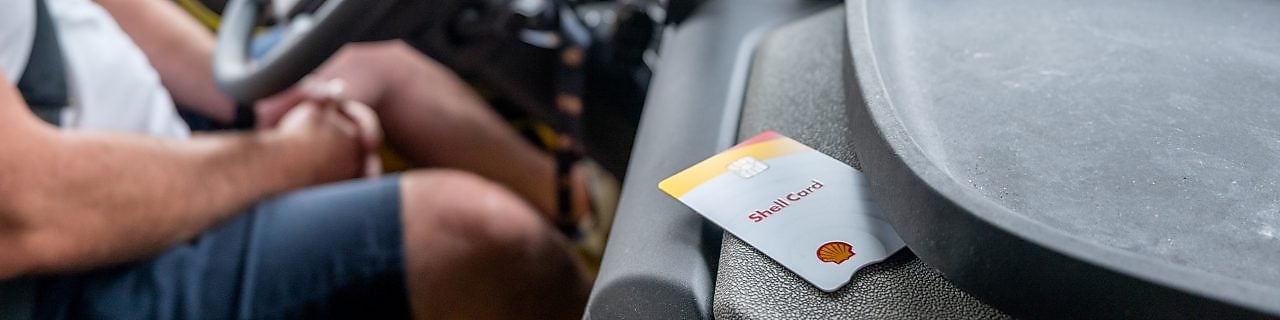 плащане на бензиностанция на Shell